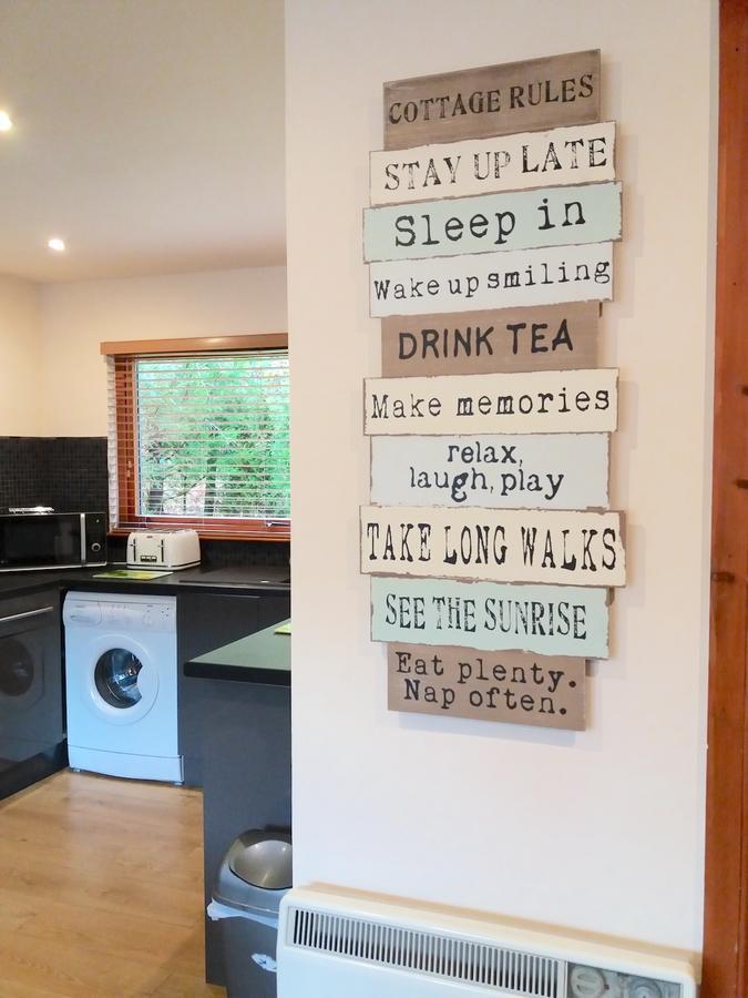 Loch Ness Highland Cottages With Partial Loch View Инвърмористън Екстериор снимка